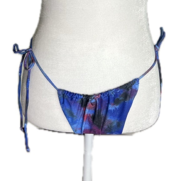 NWT PrettyLittleThing Blue Acid Wash Contrast Side Tie Bikini Bottoms UK8 US4 - Picture 4 of 9